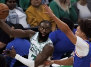 开云体育官网-关于凯尔特人B队强势尼克斯，乔治·希尔打破历史纪录的信息