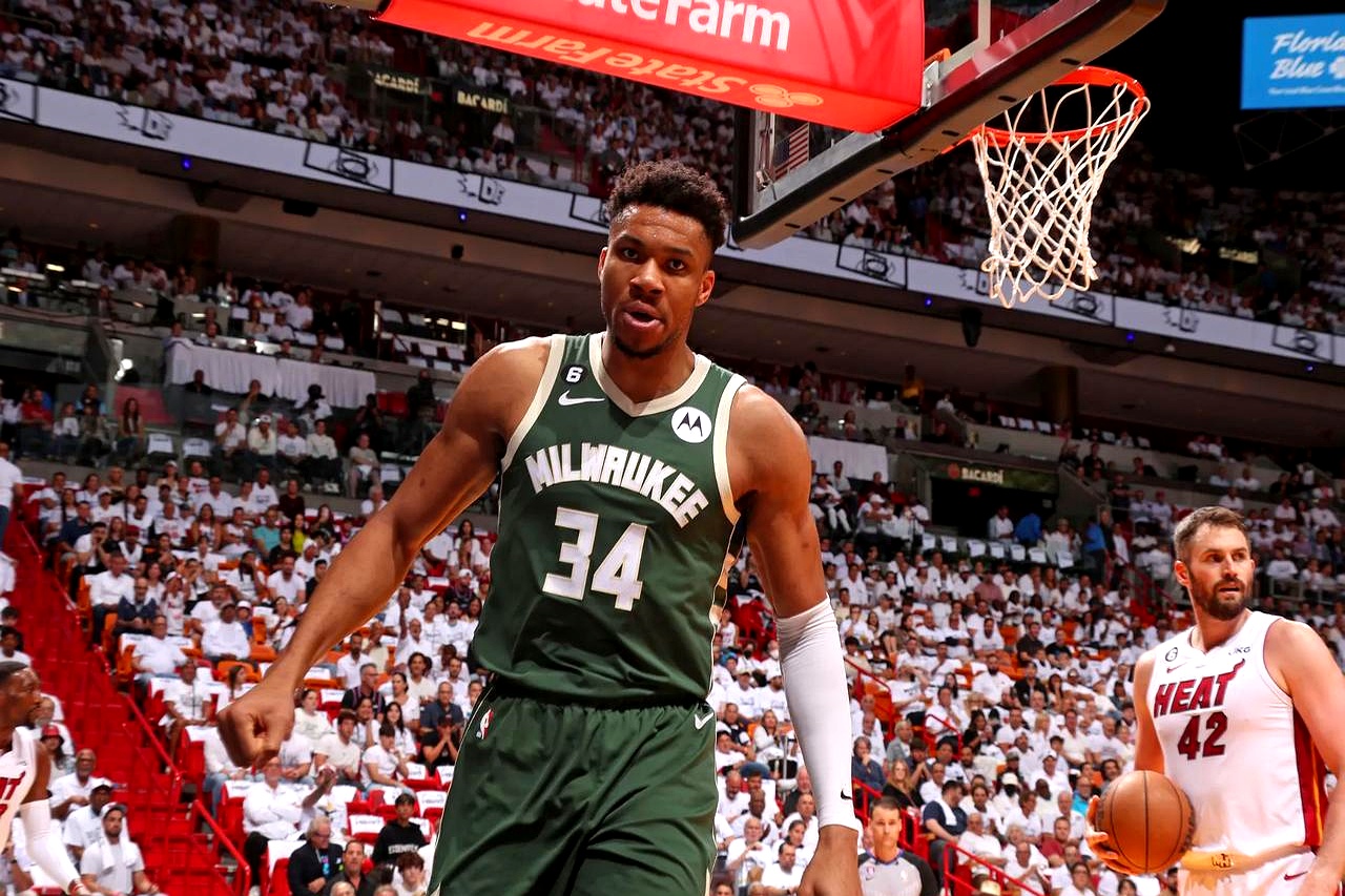 凯尔特人B队血洗雄鹿B队,字母哥完成帽子戏法 凯尔特人B队血洗雄鹿B队,字母哥完成帽子戏法