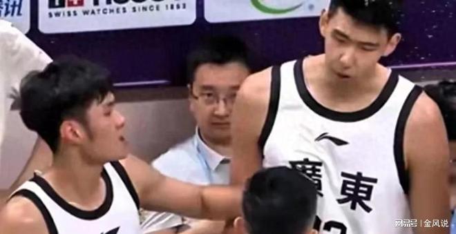 关于两位教练之间曝出矛盾:内讧危机的信息 关于两位教练之间曝出矛盾:内讧危机的信息