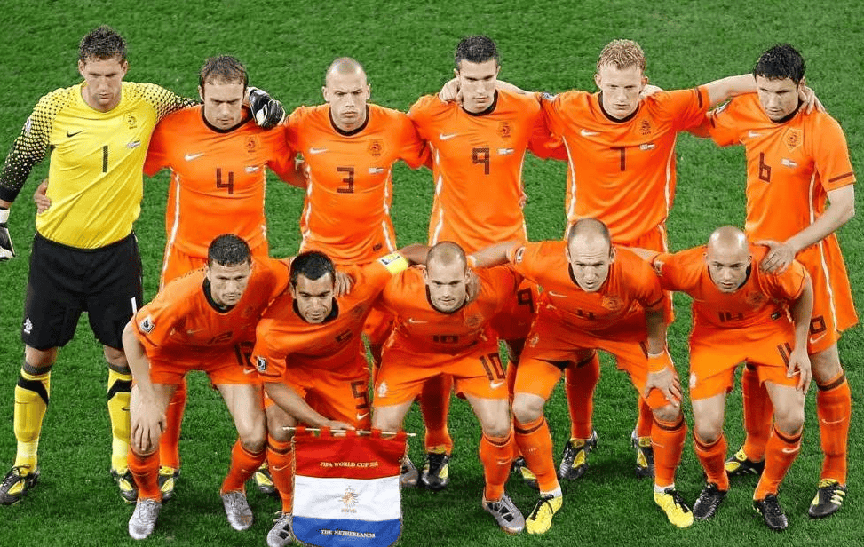 荷兰军团客场取胜,晋级关键胜利 荷兰军团客场取胜,晋级关键胜利