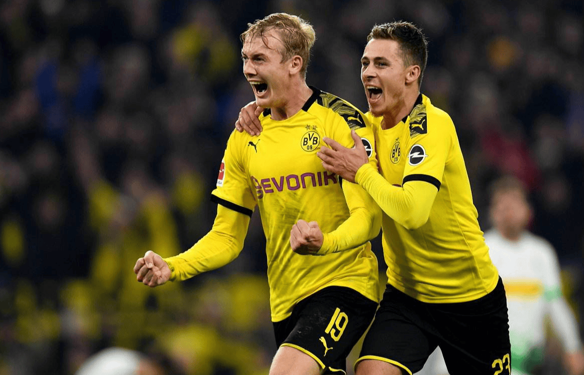 多特蒙德队全力以赴,争取三分 多特蒙德队全力以赴,争取三分