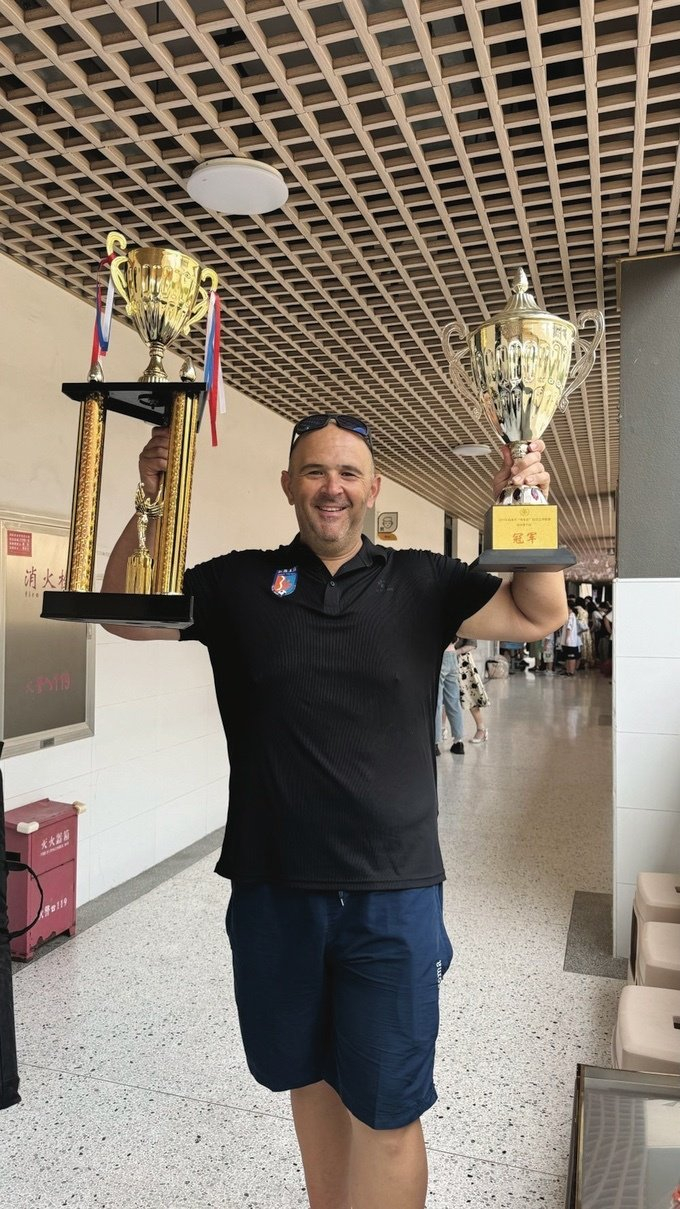 包含著名教练的新动向,引起球迷们的猜测的词条 包含著名教练的新动向,引起球迷们的猜测的词条