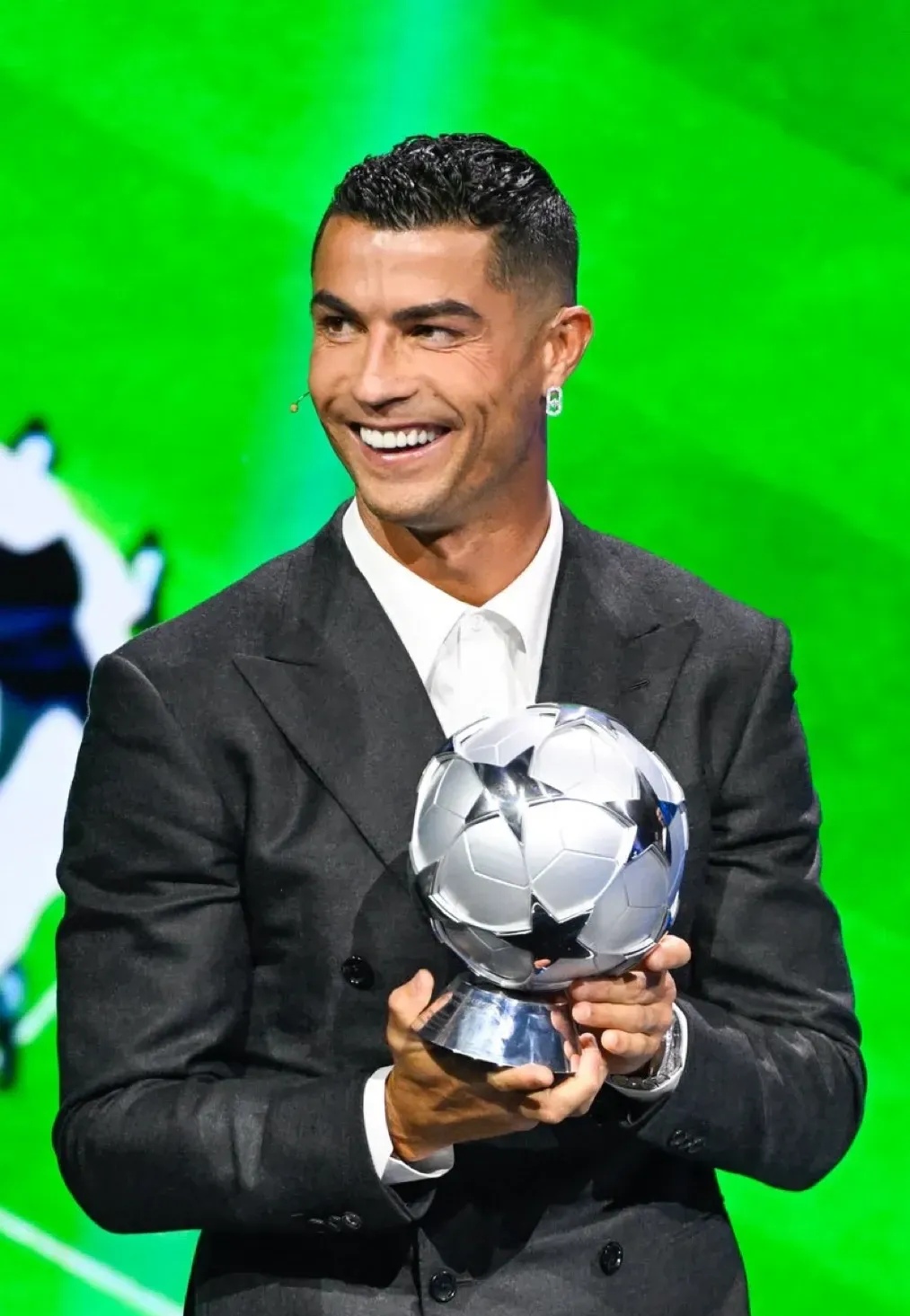 包含西班牙力克莱比锡红牛,C罗高光表现的词条 包含西班牙力克莱比锡红牛,C罗高光表现的词条