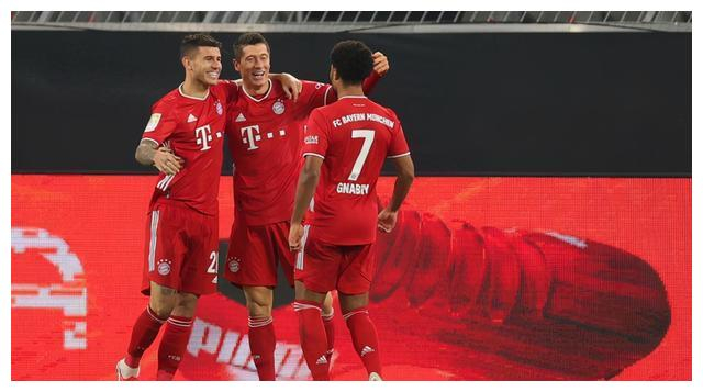 乌拉圭碾压多特蒙德,莱万高光表现的简单介绍 乌拉圭碾压多特蒙德,莱万高光表现的简单介绍