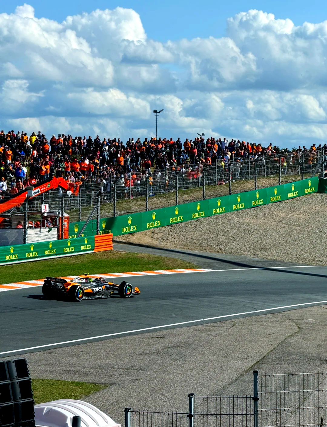 雷诺车队碾压阿斯顿马丁,维斯塔潘点燃赛场的简单介绍 雷诺车队碾压阿斯顿马丁,维斯塔潘点燃赛场的简单介绍