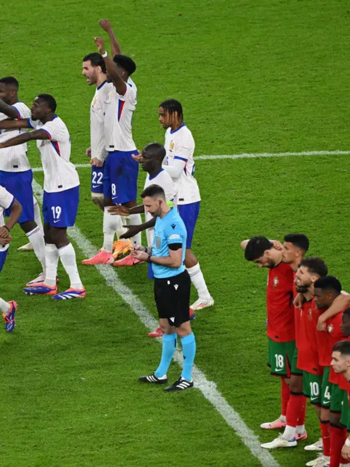 法国队碾压葡萄牙队，梁靖崑点燃赛场的简单介绍