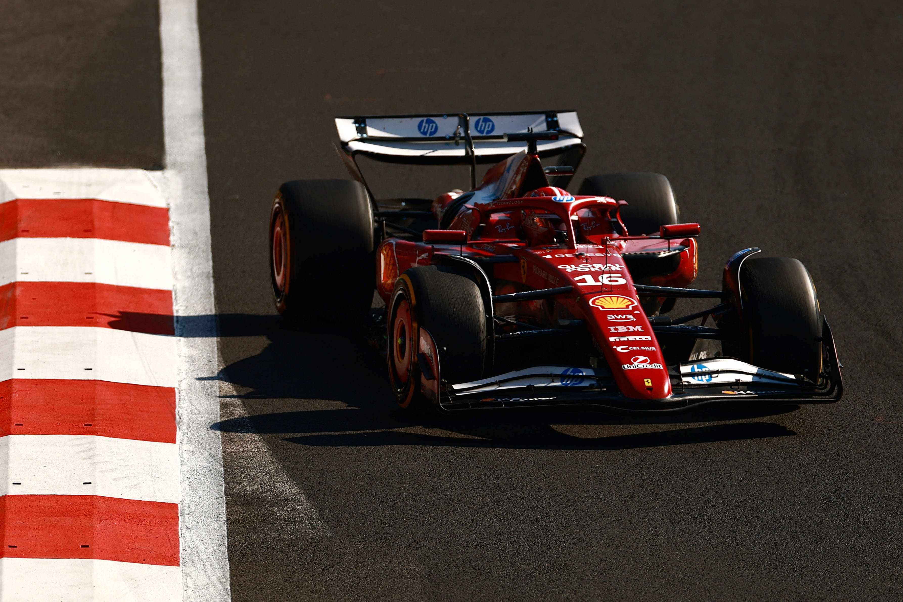 包含阿斯顿马丁力克红牛车队，诺里斯状态火热的词条