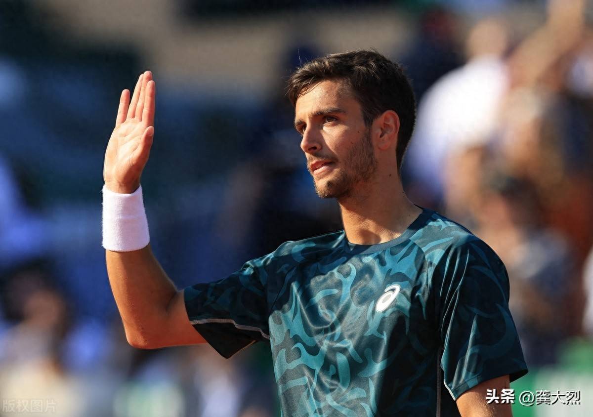 包含戴维斯杯力克蒙特卡洛大师赛，西西帕斯带队取胜的词条