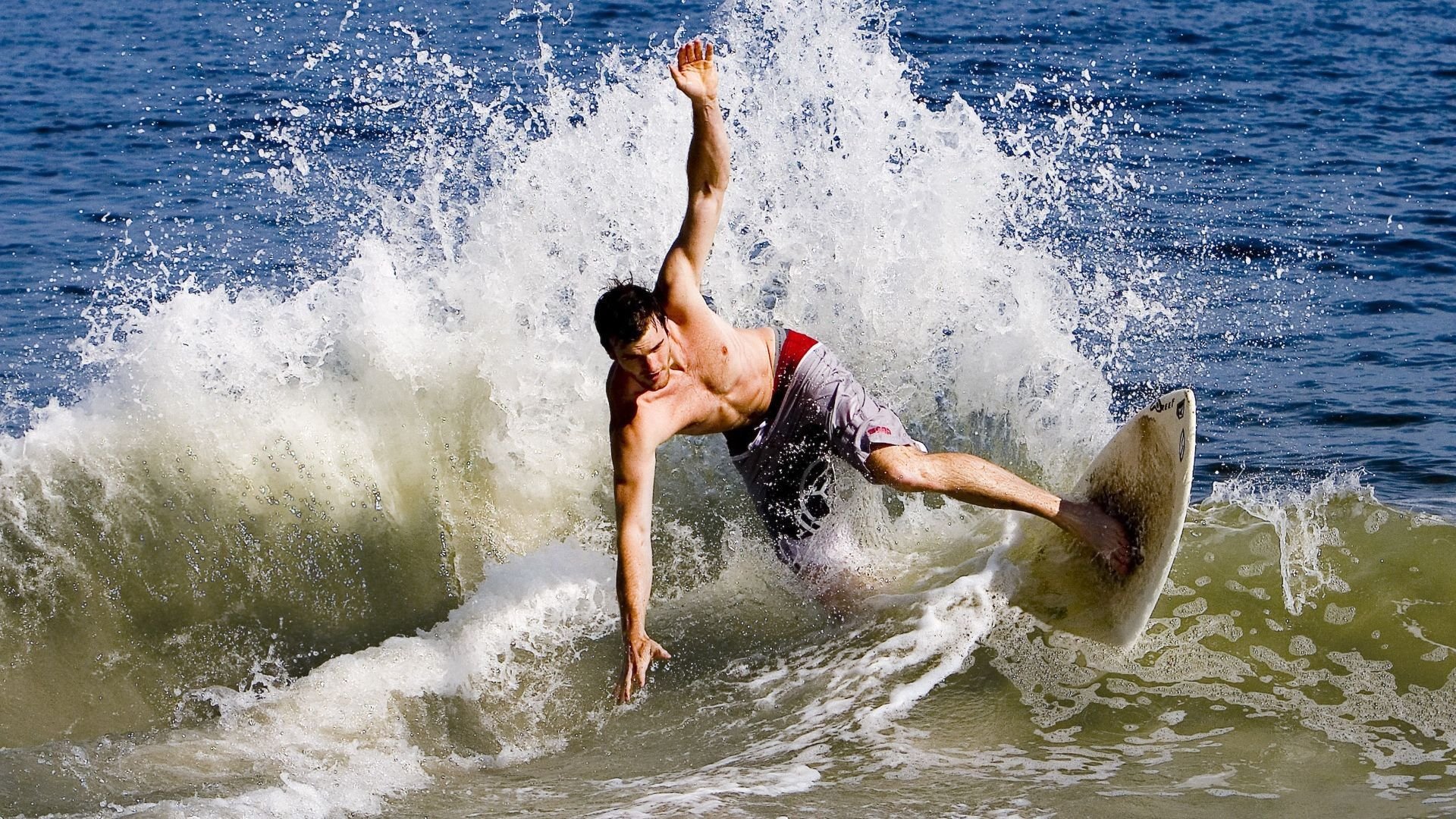 皮克化身进攻利刃，当尼日利亚的矛，刺穿瑞典的盾