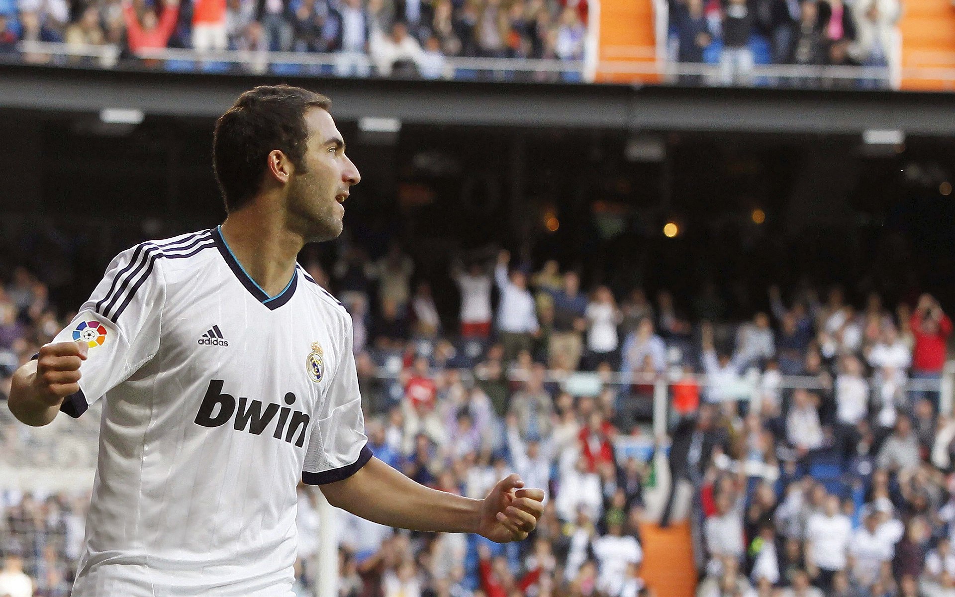 雷恩对阵瑞典，本泽马持续制造杀伤的战术密码